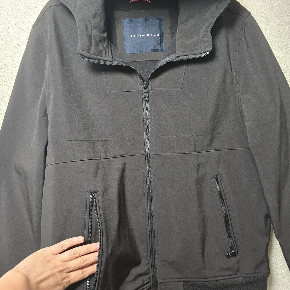 Tommy Hilfiger Men's Black Hooded Windbreaker Size Large